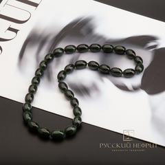 Бусина Оливка из нефрита. Темно-зеленый нефрит