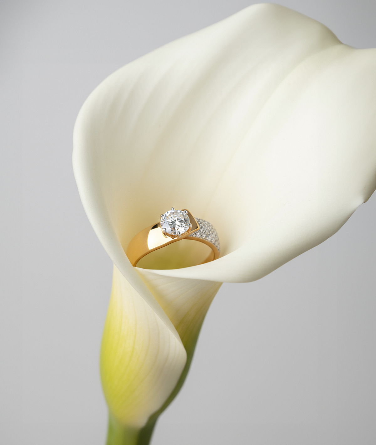 Кольцо из золота с фианитом, 017402