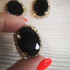 Стразы на цапах пришивные. Кабошон овал. Черные.