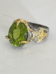 Дезири-хризолит (серебряное кольцо с позолотой)