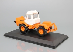 Tractor T-150K first generation 1:43 Hachette #92