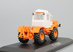 Tractor T-150K first generation 1:43 Hachette #92