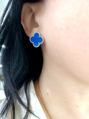 sergi-trendy-klever-krupnye-s-sinej-vstavkoj-1-motiv