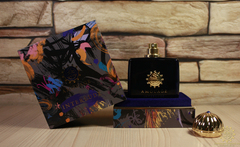 Amouage Interlude Woman (фото обработано, цвет стекла темно-синий)