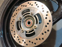 Колесо заднее Suzuki GSF 250 Bandit в сборе