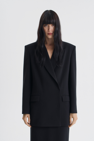 Жакет с широкими плечами