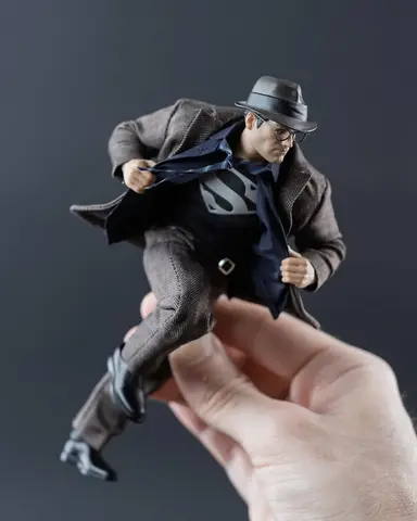 Фигурка Кларк Кент - Супермен Защитник Метрополиса Лимитированная серия