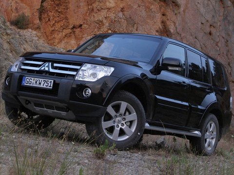 Чехлы на Mitsubishi Pajero 4 2006–2023 г.в.