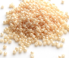 Бисер Тохо круглый 11/0 0123 кремовый перл