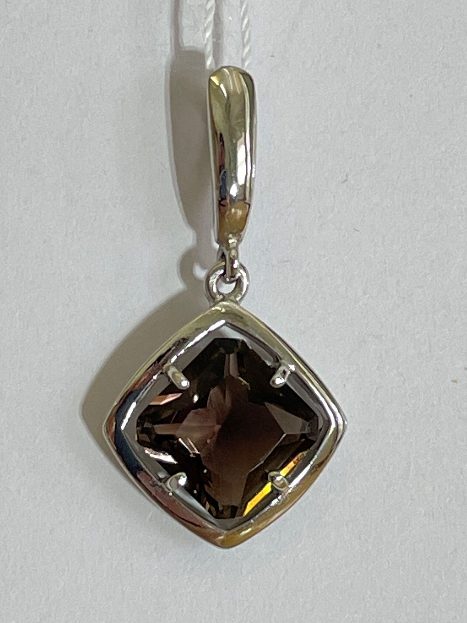 Значок о высшем юридическом образовании мвд. Значок тюмгу ромбик. Твш мвд ромб. Ромб р. Ромб ургпу.