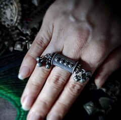 Кольцо с бубенцами