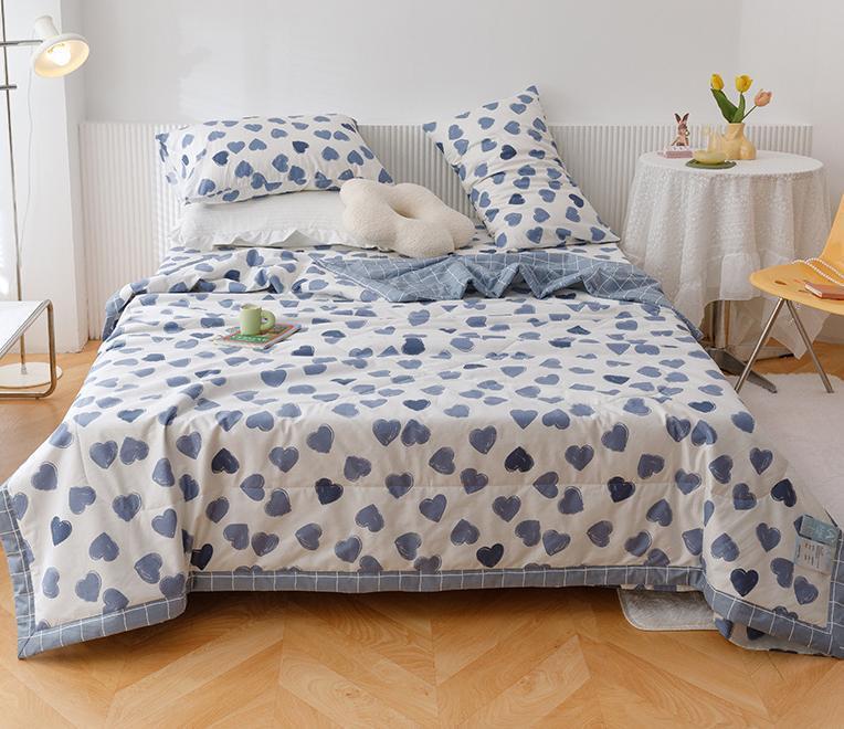 Комплект постельного белья Семейный (2 одеяла) Хлопок голубые сердечки