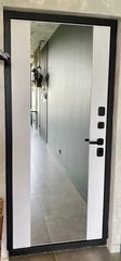 Входная металлическая дверь Карбон Графит лофт с зеркалом Максимум Белый софт