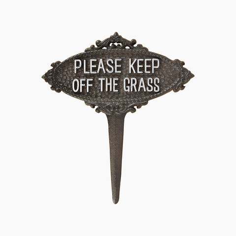 Табличка 'PLEASE KEEP OFF THE GRASS'