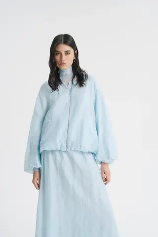 Бомбер из жатой вискозы