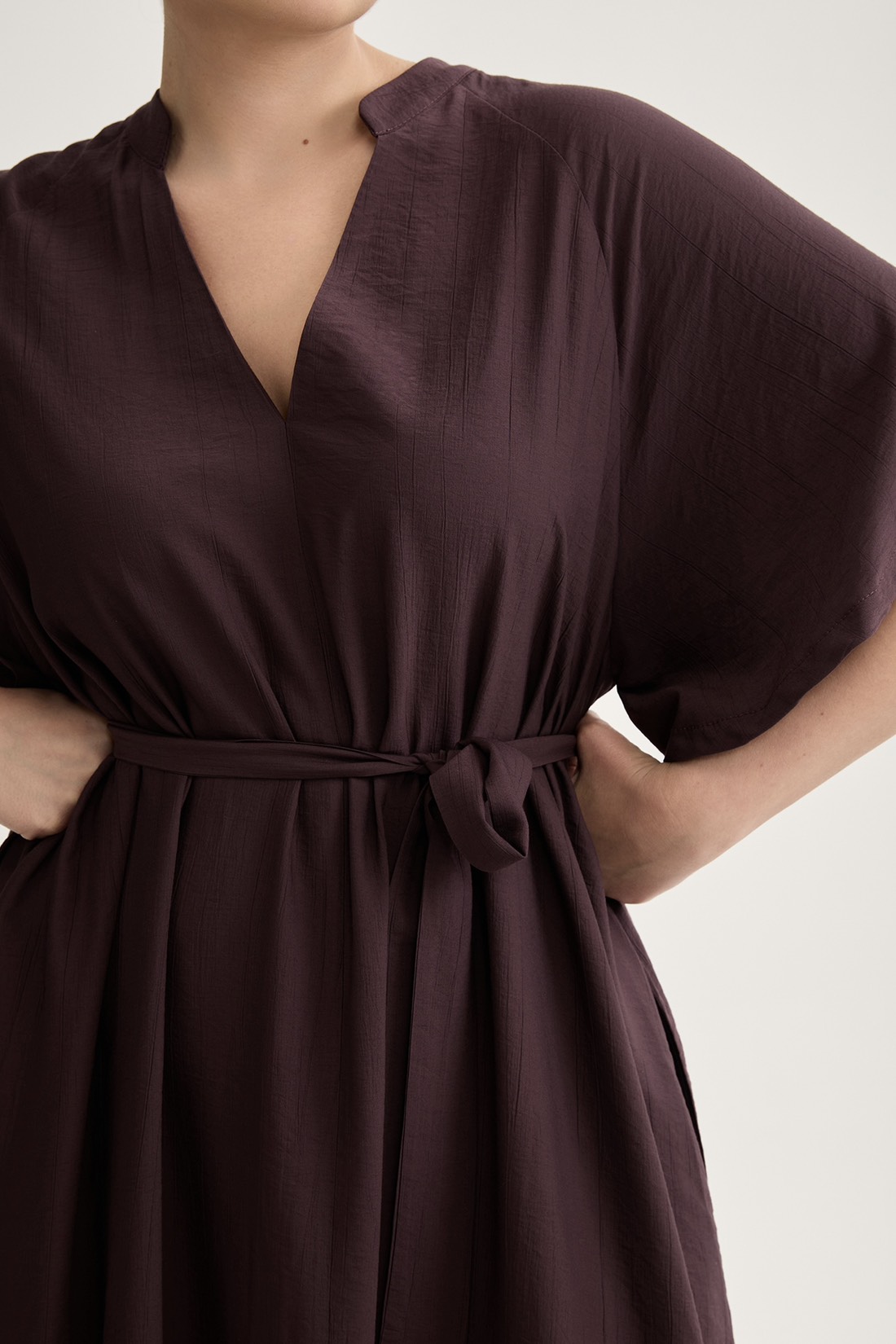 Платье-туника из жатой вискозы, трюфель