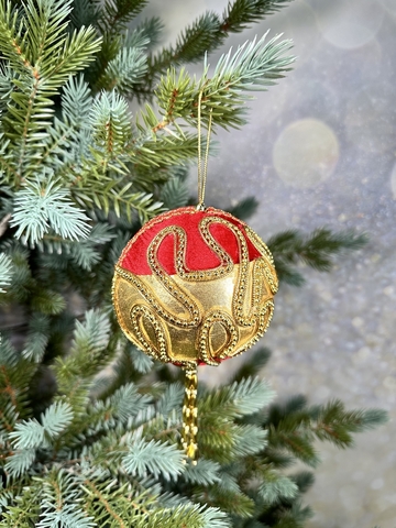 Шар с кисточкой из бусин 13см ChristmasDeLuxe premium collection красно-золотой