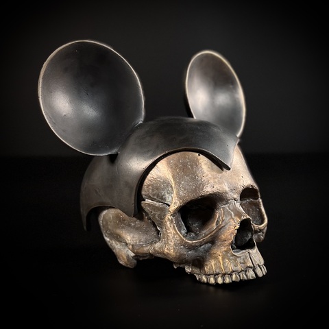 Череп Микки Маус