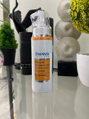 EMANSI Эмульсия защитная для тела с коррекцией аутофагии SPF 50 +APh System