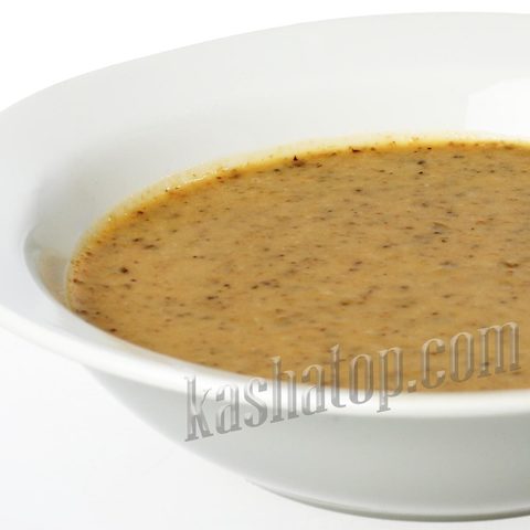 Суп-пюре с белыми грибами 'DeliLabs' в тарелке