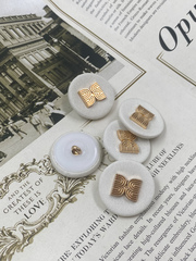 Пуговицы текстильные белые с золотом