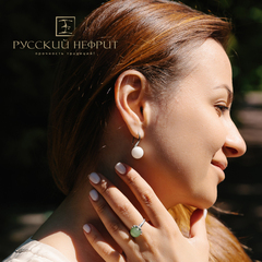 Серьги с золочением "Перлус". Белый нефрит.