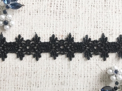 Кружево плетеное, ш. 2 см.