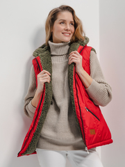 Жилет женский на меху с расстегивающимся капюшоном