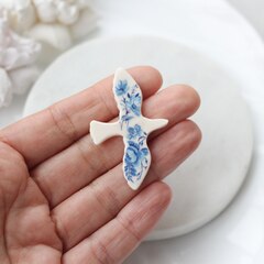 Подвеска Птица голубь, белый с синей росписью, L 50*30 мм, S032