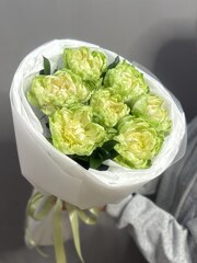 Монобукет с пионовидными розами сорта "Вегги"