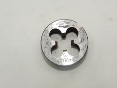 Плашка М14х2 (основной шаг) 8h d=38мм