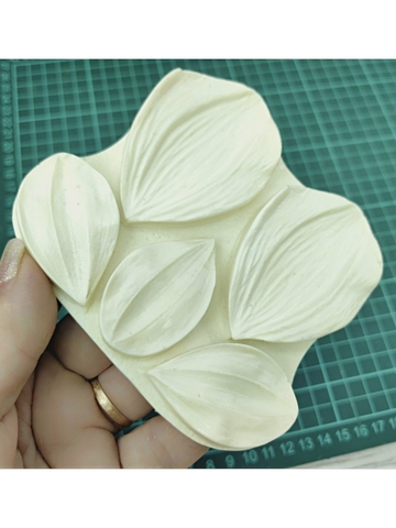 Молд пластиковый лепестки георгина на подложке