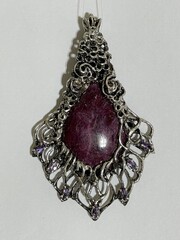 Корунд (кулон из серебра)