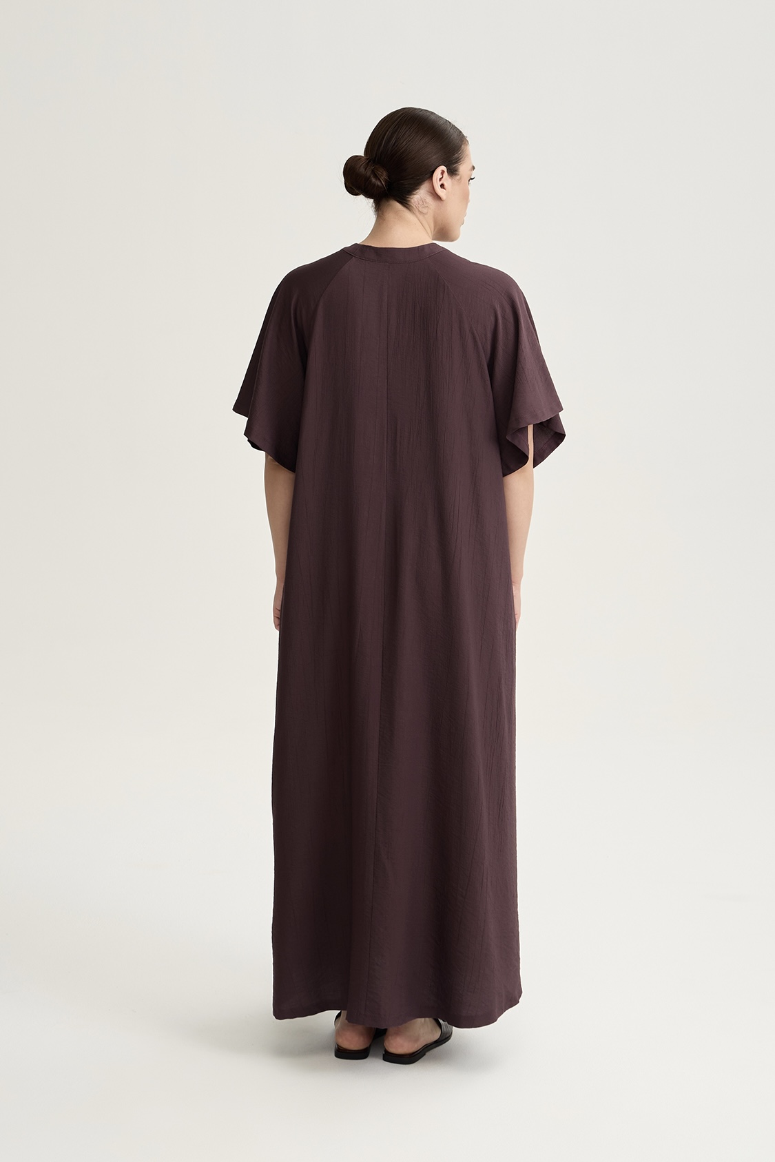 Платье-туника из жатой вискозы, трюфель