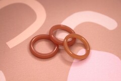 Кольца тонкие смола бежевые 13 р-р