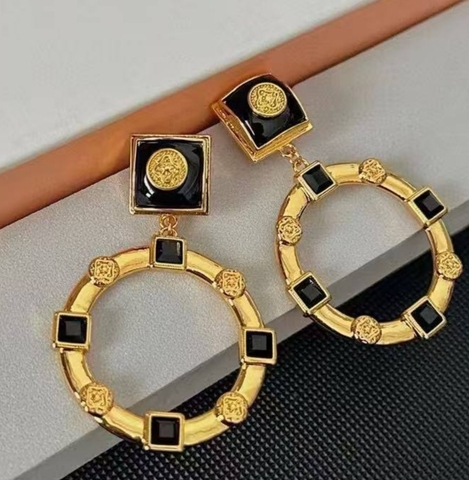 20171- Серьги с круглыми подвесками с черной эмалью