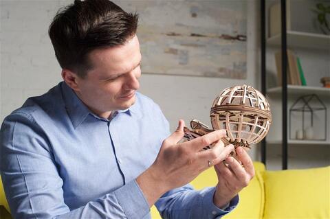 Глобус от Ugears - сборная механическая модель, деревянный конструктор, 3D пазл.