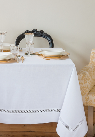Скатерть 160x160 Bovi Holiday белая