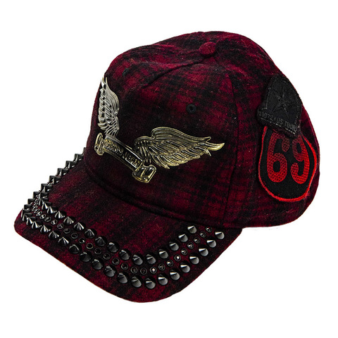 Robin&#39;s Jean | Бейсболка мужская CAP WITH GARNET SW &amp; BLK SPIKES SP левый бок