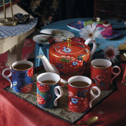 Кружка 240мл Wedgwood Пионы красная