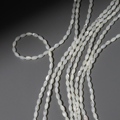 Перламутр морских ракушек "Рис", белого оттенка, 7*4мм