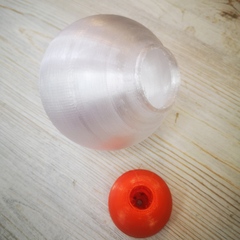 Плафон с широким основанием на резьбе. 10см. Пластик