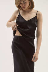 Топ с глубоким вырезом черный