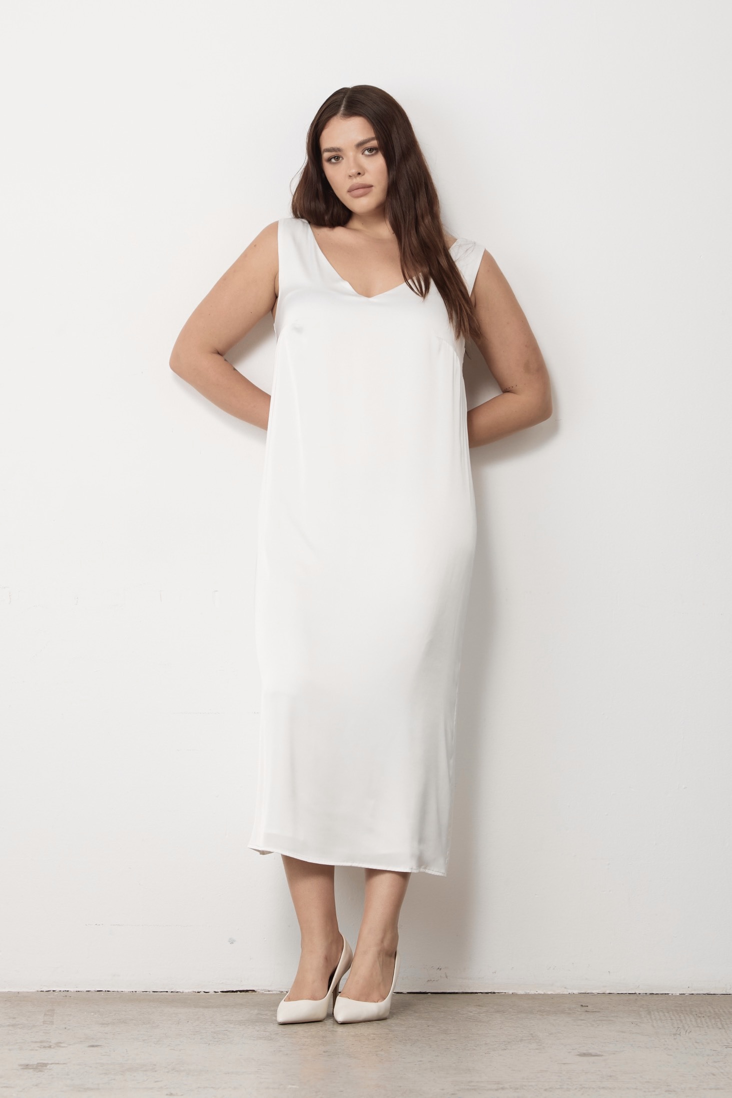 Платье-комбинация двухслойное, на широких бретелях, молочный