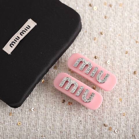 Заколка автомат Miu Miu розовая