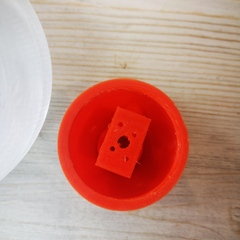 Плафон с широким основанием на резьбе. 10см. Пластик