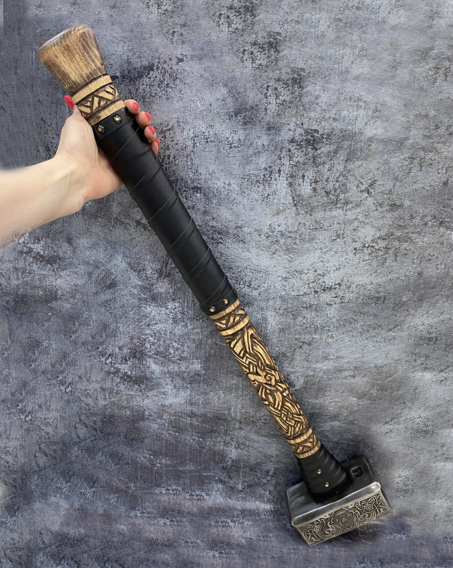 Огромный молот. Большой молот 5. Молот и кувалда отличия. Большой молот вордта dark souls 3. Большой молот фэнтези.