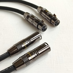 DAXX R390 Балансный 2XLR-2XLR кабель (папа-мама) из посеребренной монокристаллической меди. High Grade D=9mm (пара)