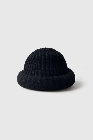 Шапка объемная