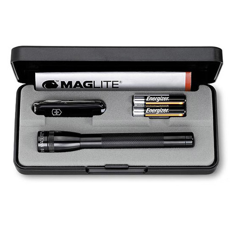 Набор нож Victorinox и фонарь Maglite (4.4023)